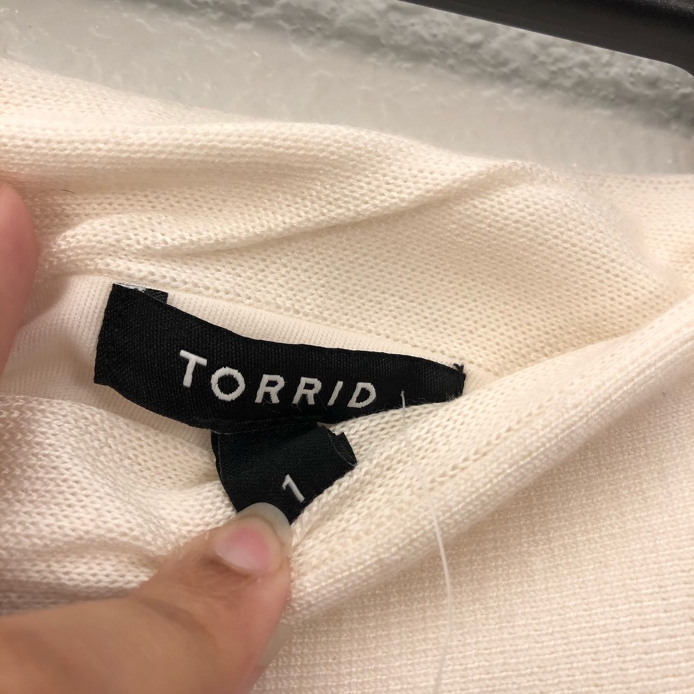 Torrid NWT Ivory Flared Sweater Skater Skirt - Picture 6 of 7